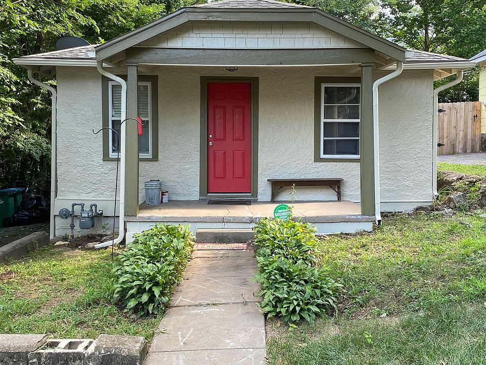 1st image of 1907 W 47th Ter