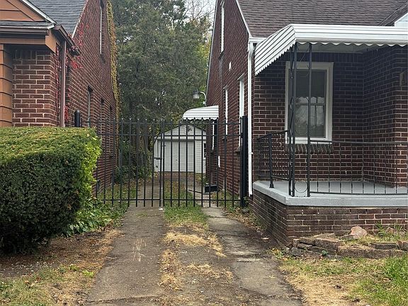 4th image of 15909 Lauder St