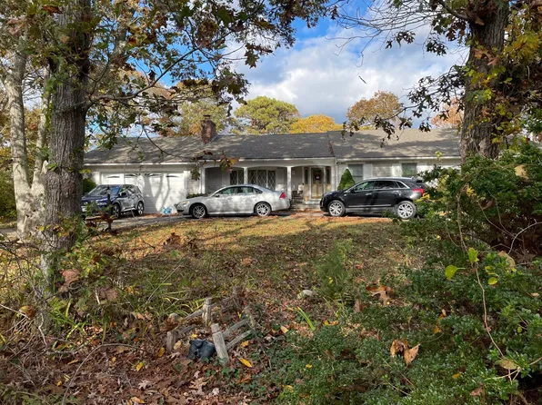 41 Oak Grove Ave, East Falmouth, MA 02536