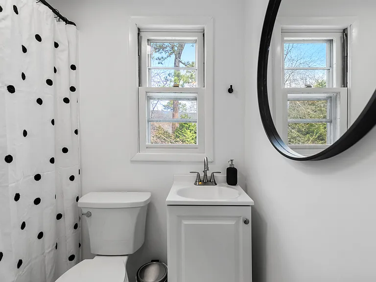 35 Lynn Ave — Photo 19