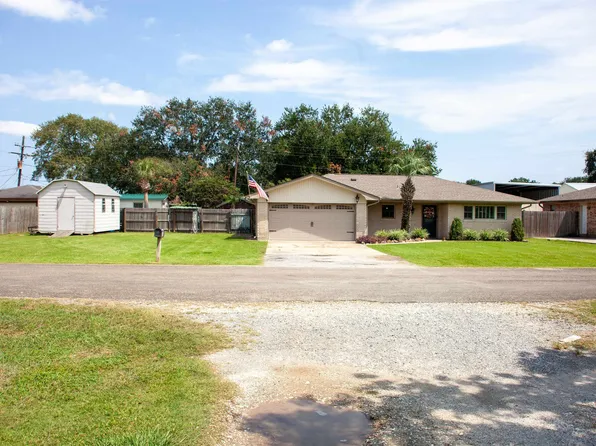 326 Martin Ave, Bridge City, TX 77611