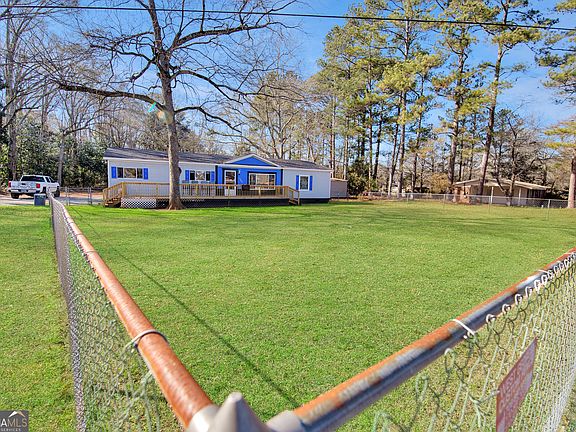 4th image of 260 Blanchard Ave