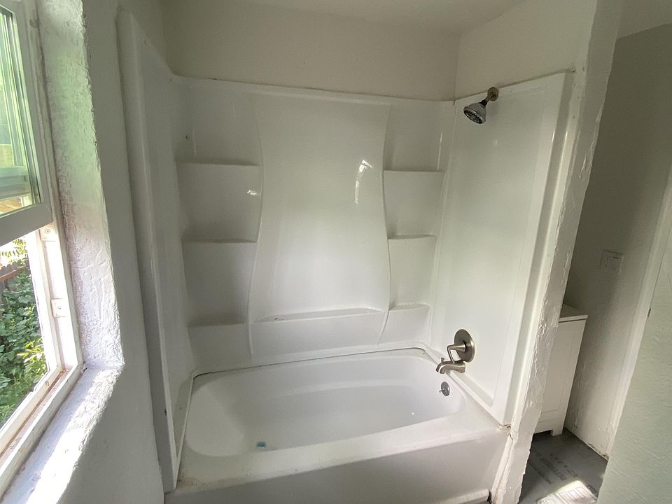 1st image of 1629 Tenaya Dr