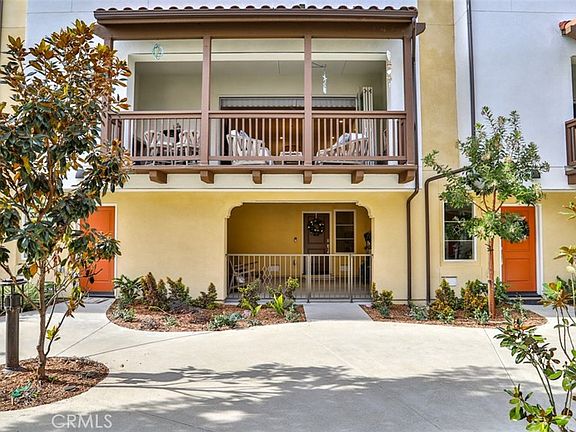 3rd image of 3319 Doheny Way