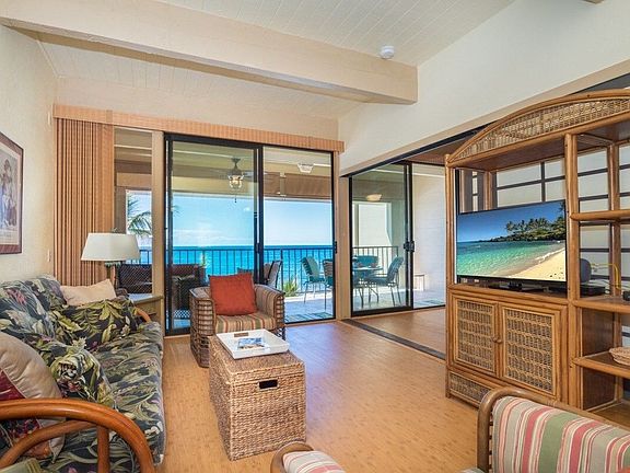 3rd image of 76-6246 Alii Dr #402