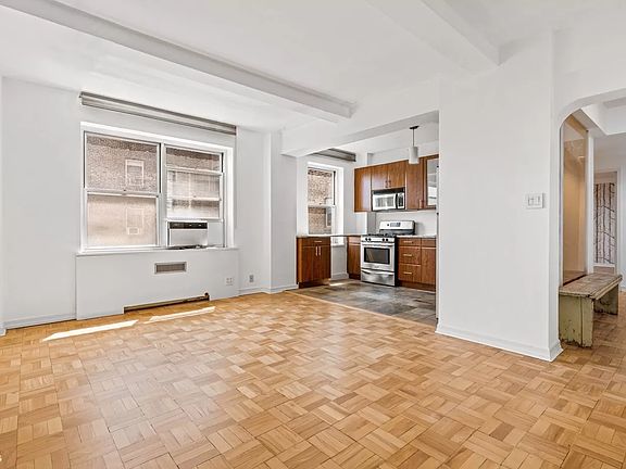 3rd image of 500 Grand St #C8g