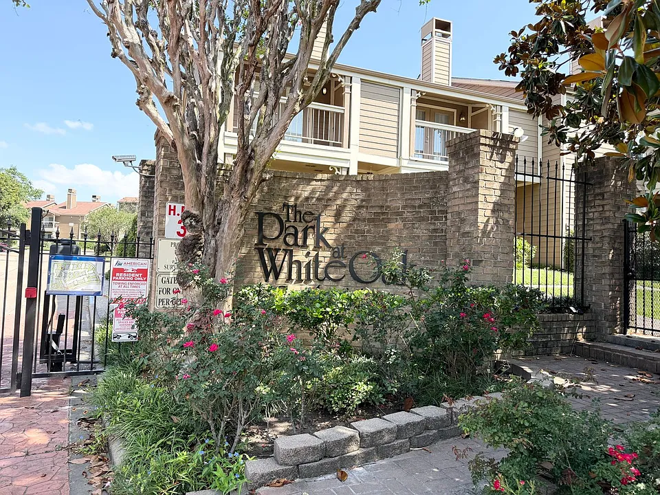 1860 White Oak Dr #376