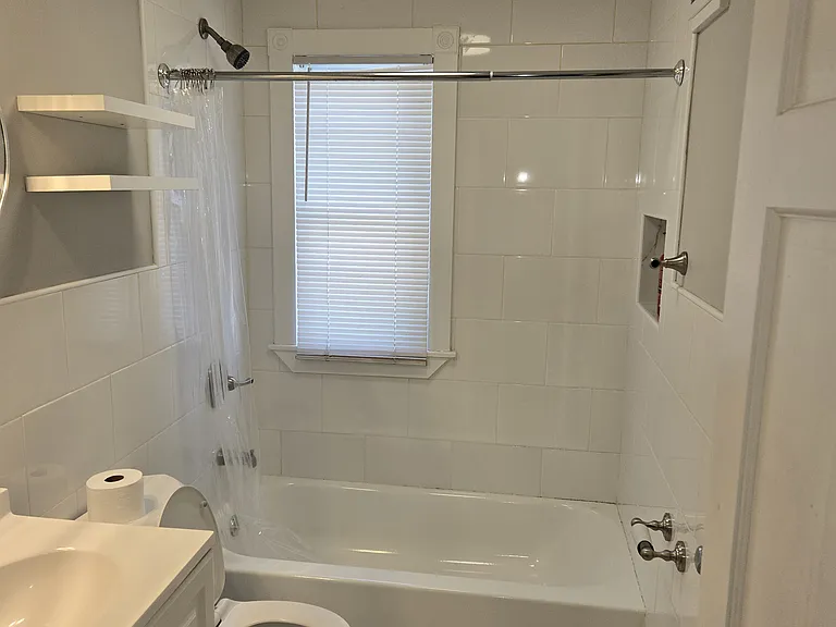 111 Gladeside Ave #1 — Photo 2