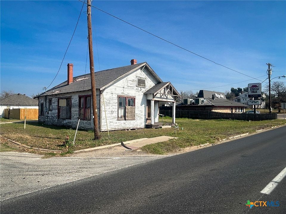 1st image of 608 W 4th St