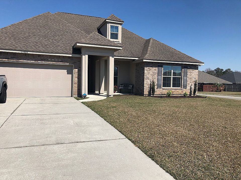 Front view corner lot