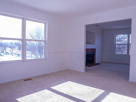 4th image of 2025 Scotch Pine Ct