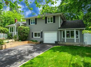 24 W Farms Ln, Commack, NY 11725