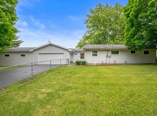 44 N Shamrock Rd, Hartford City, IN 47348
