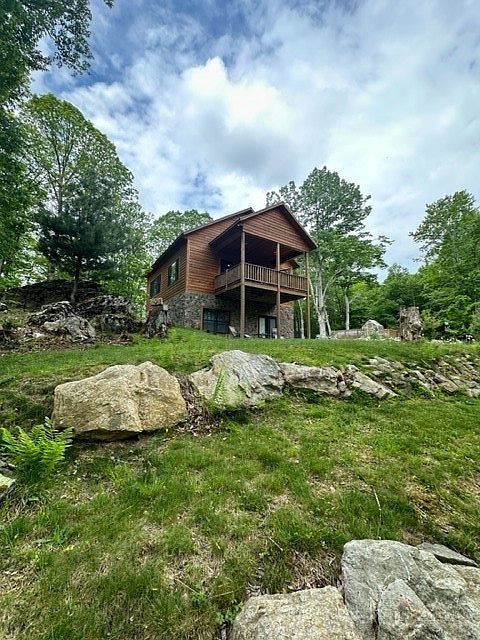 1st image of 470 Rocky Top Ln.