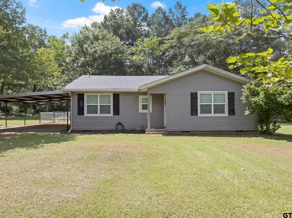 655 Daingerfield St, Pittsburg, TX 75686