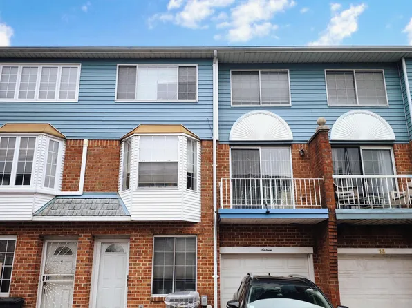 16 Teri Ct, Staten Island, NY 10314