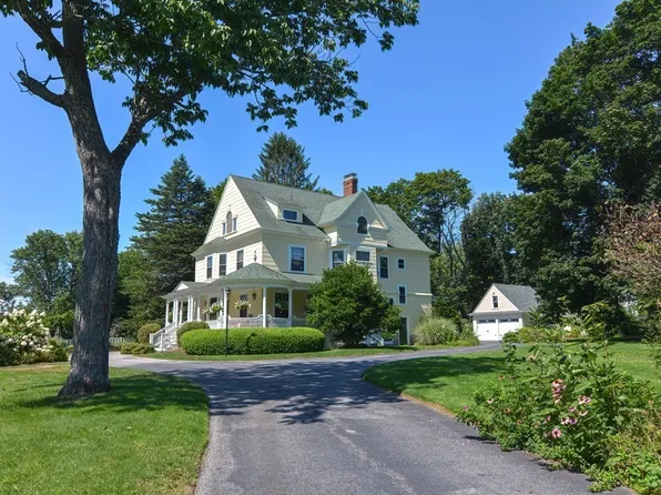 140 Hartford Ave E, Uxbridge, MA 01569