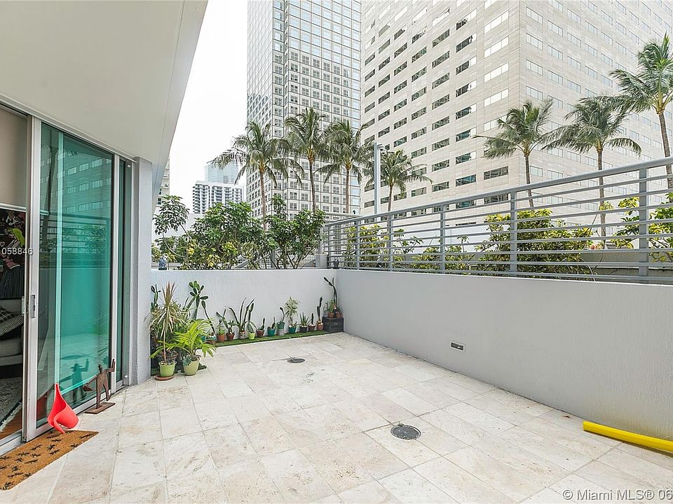 1st image of 325 Biscayne Blvd #1118