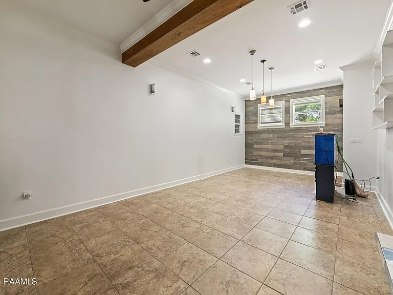 100 Shumard Dr — Photo 26