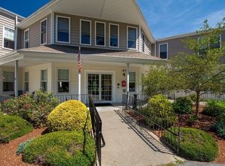 63 Central St APT 110, North Reading, MA 01864