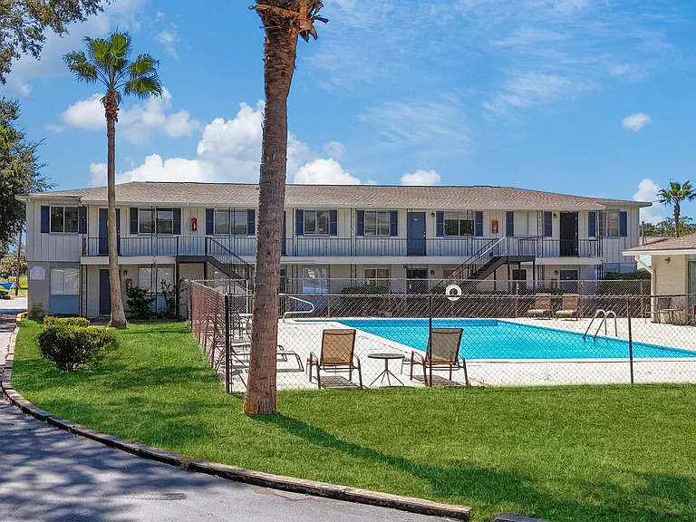 Gulf View Apartments — Photo 3