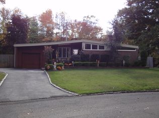 17 Woodcrest Cir, Springfield, NJ 07081