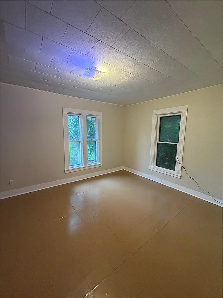 3 bed, 1.0 bath, 1245 sqft, $1,200 — Photo 4