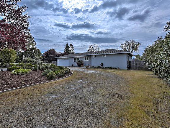 4th image of 1850 E San Martin Ave