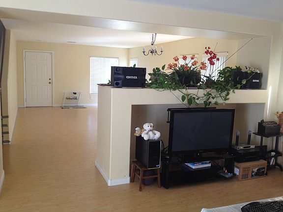 2nd image of 557 Playa Linda Pl
