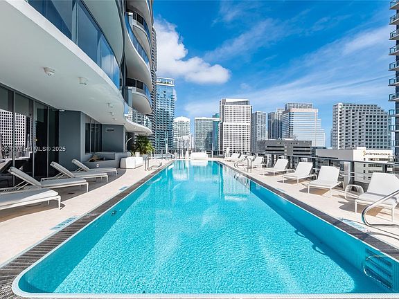 2nd image of 1000 Brickell Plz Floor 7