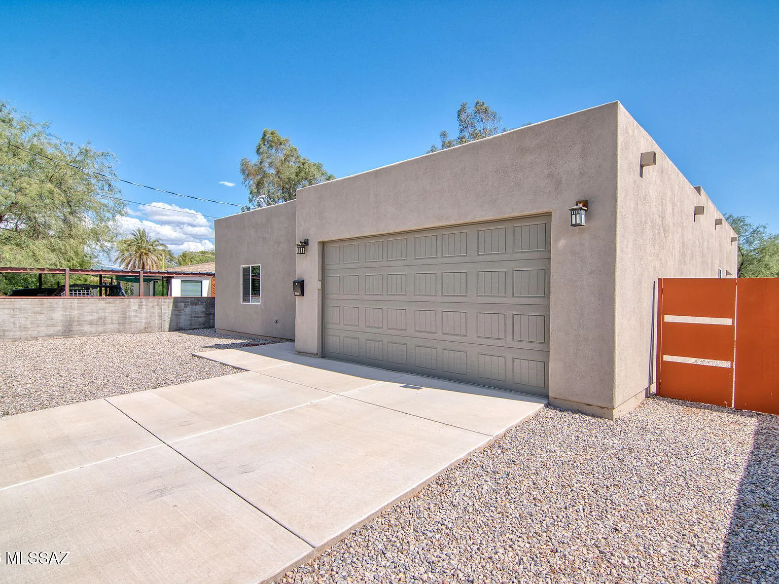 3 bed, 2.0 bath, 1844 sqft, $2,495 — Photo 2