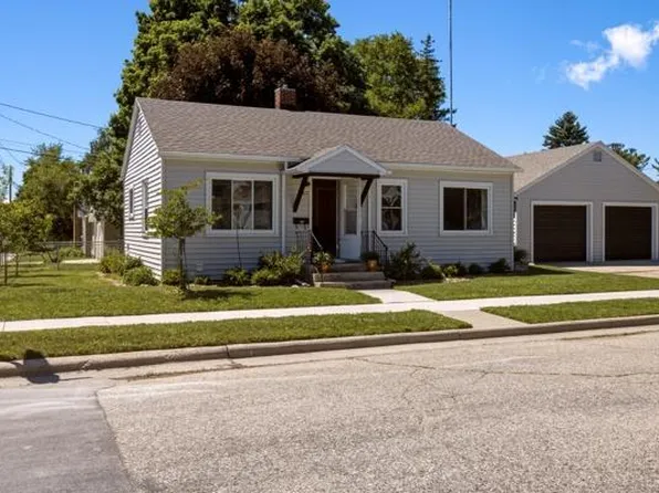 907 N 7th Ave, Sturgeon Bay, WI 54235