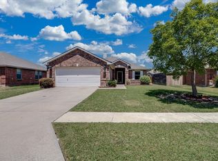 308 Long Prairie Dr, Forney, TX 75126