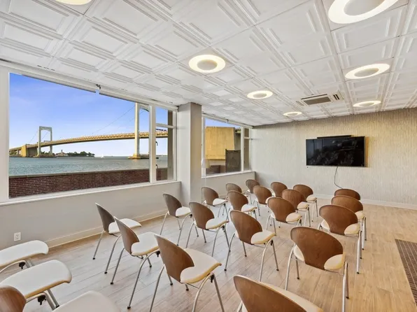 166-25 Powells Cove Boulevard image 31 of 40