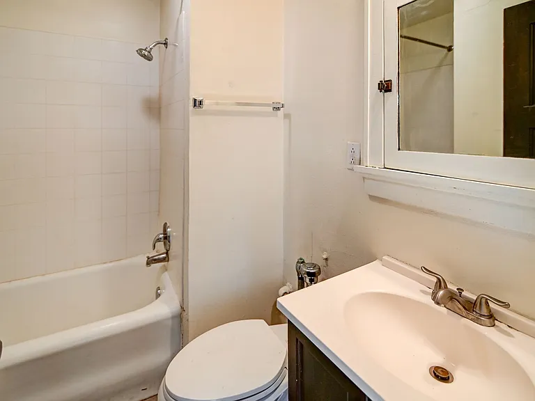 2801 Monroe St — Photo 16
