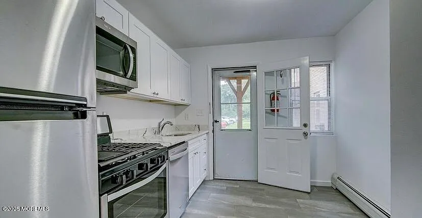 1 bed, 640 sqft, $2,200 — Photo 2