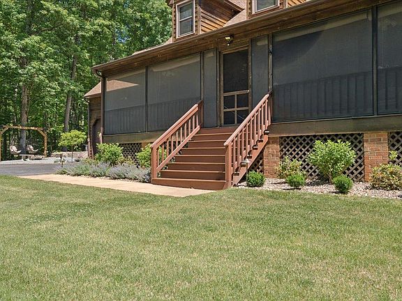 3rd image of 431 Langdon Rd