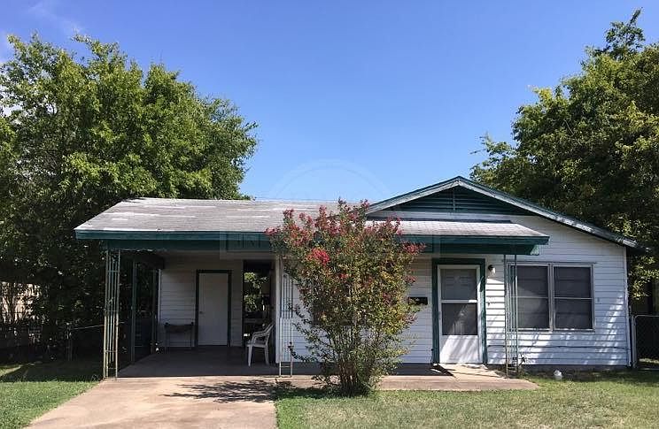 1st image of 802 Jefferis Ave