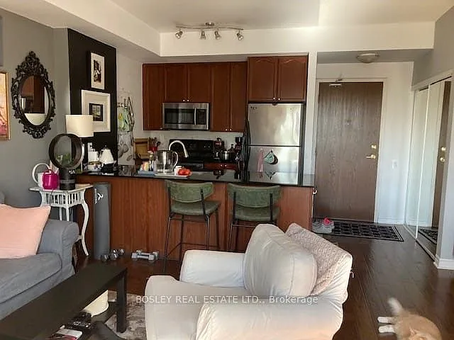 4196 Dundas St W #605 — Photo 4