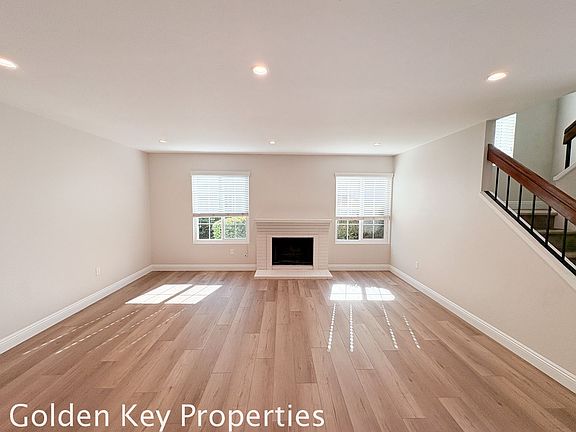 2nd image of 3784 Portland Ct