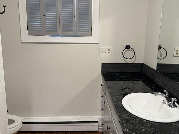 4th image of 1794 Labounty Dr #B