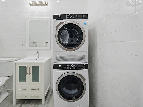 5th image of 263 Halsey St #2R