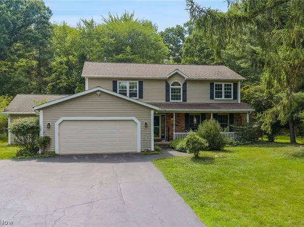 4270 N Hilltop Rd, Chagrin Falls, OH 44022