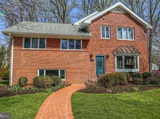 9805 Holmhurst Rd, Bethesda, MD 20817