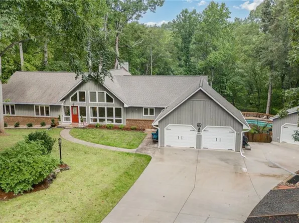 5904 Arden Dr, Clemmons, NC 27012