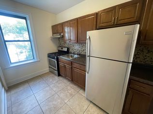 35-41 34th St #1D, Astoria, NY 11106