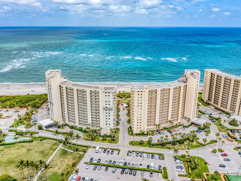 400 Ocean Trail Way #209
