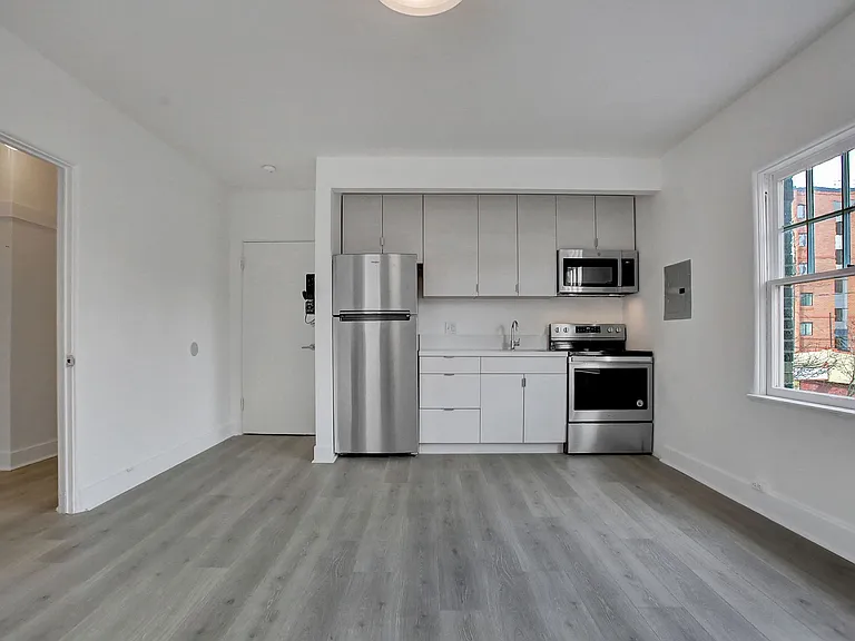 Lynnwood — Photo 20