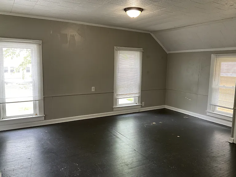 1637 Saint Marys Ave #2 — Photo 2