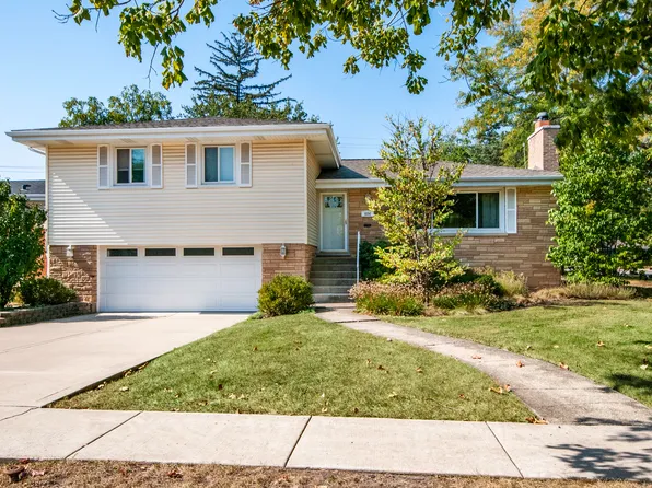 604 S Grant Ave, Villa Park, IL 60181